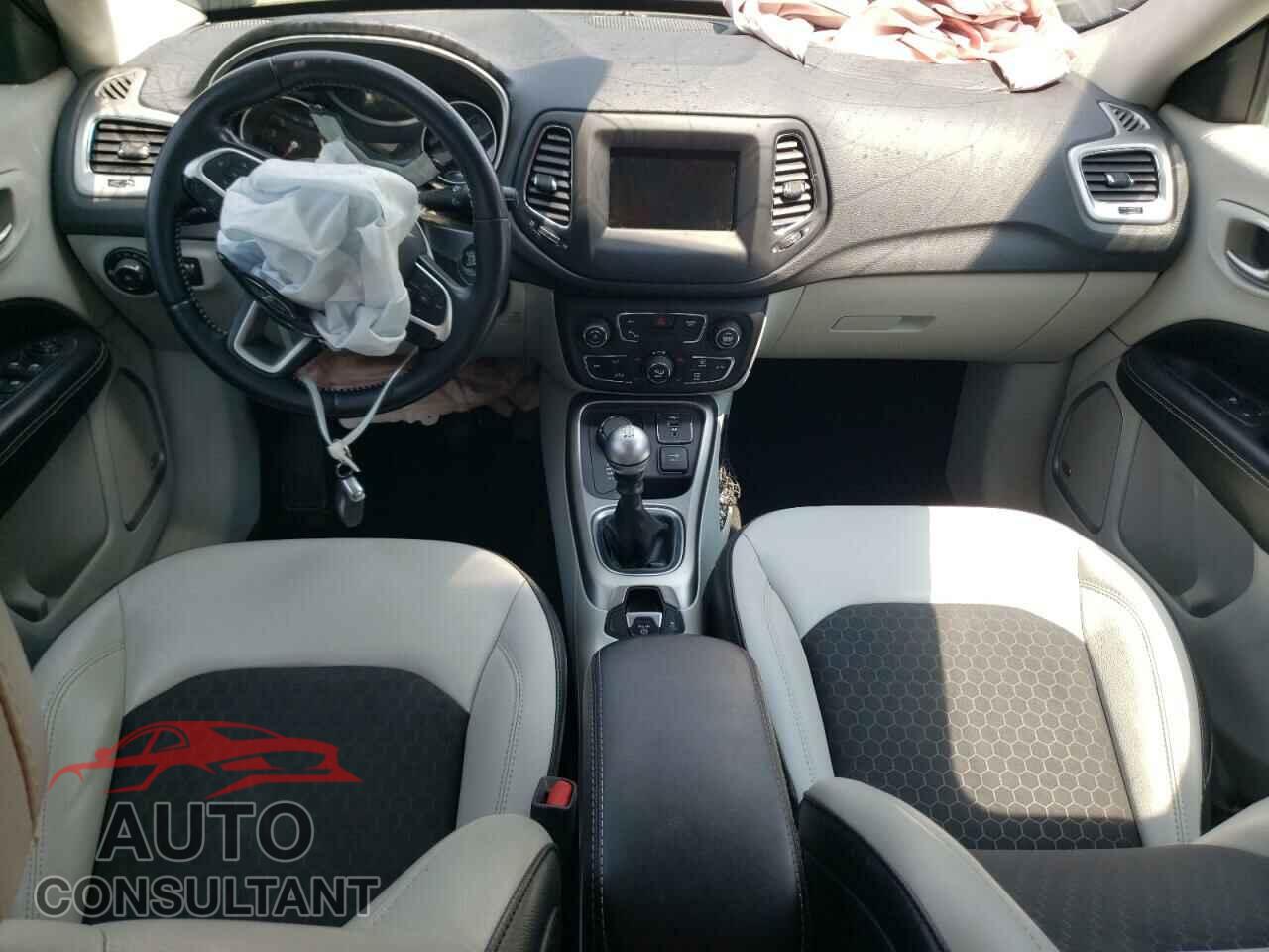 JEEP COMPASS 2019 - 3C4NJDBB8KT833284