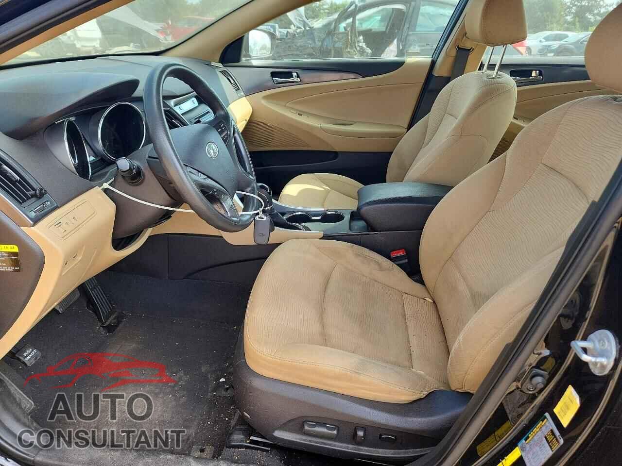 HYUNDAI SONATA 2012 - KMHEC4A43CA041898