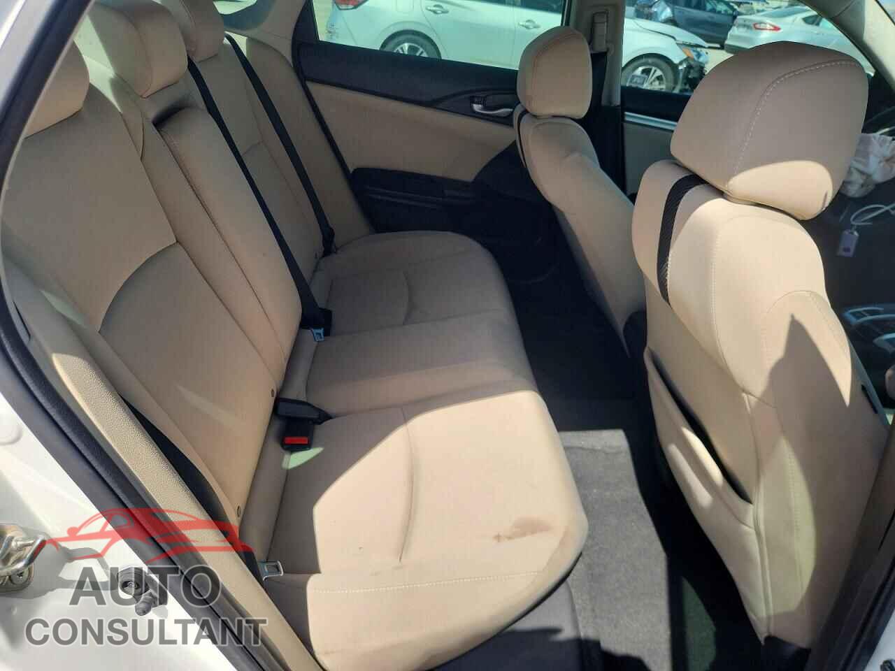 HONDA CIVIC 2018 - 19XFC2F74JE021962