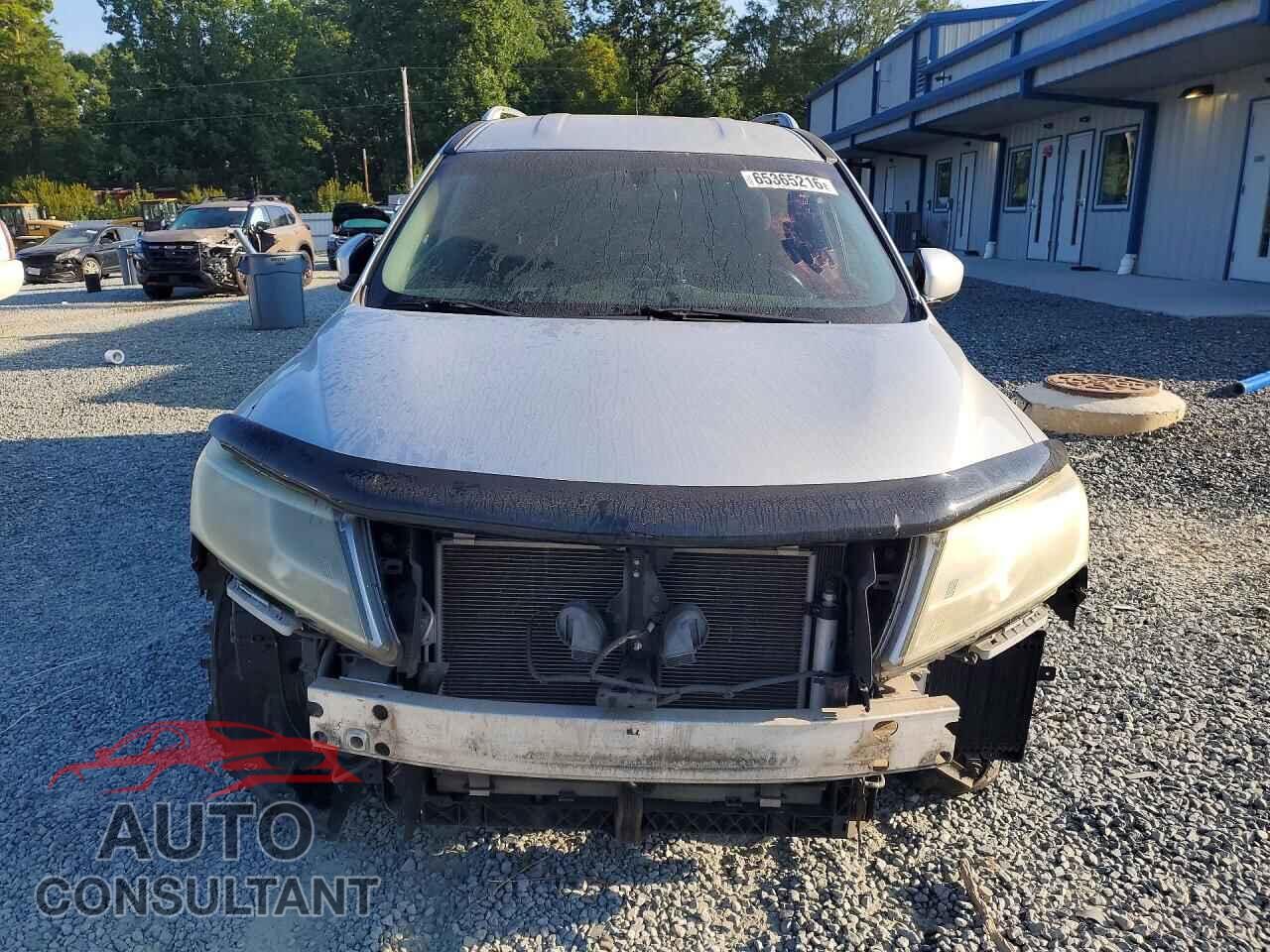 NISSAN PATHFINDER 2013 - 5N1AR2MN9DC633558