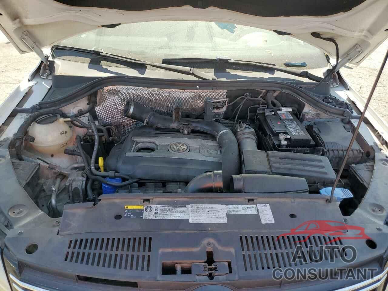 VOLKSWAGEN TIGUAN 2016 - WVGAV7AXXGW027610