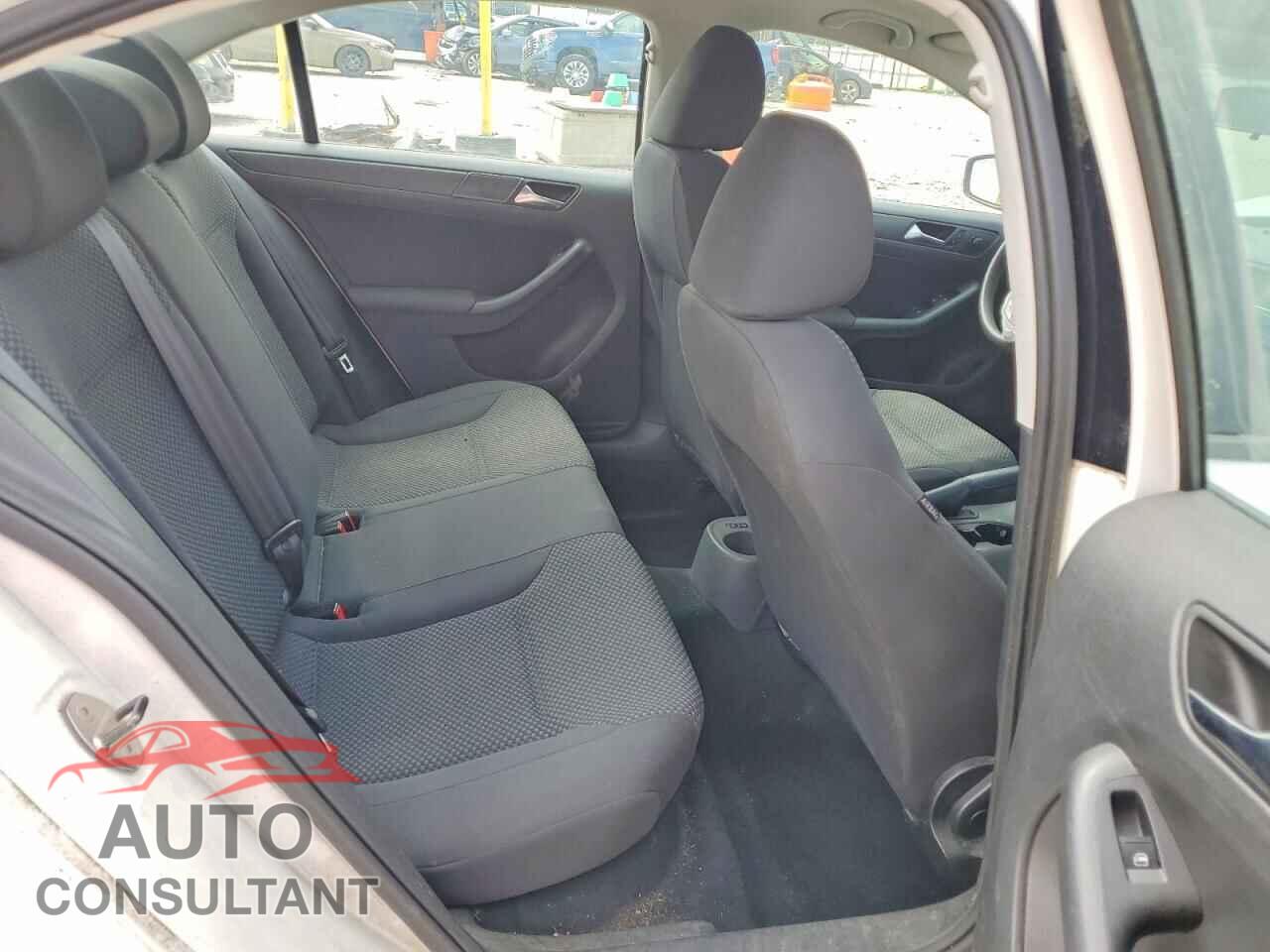 VOLKSWAGEN JETTA 2011 - 3VW2K7AJ7BM017698