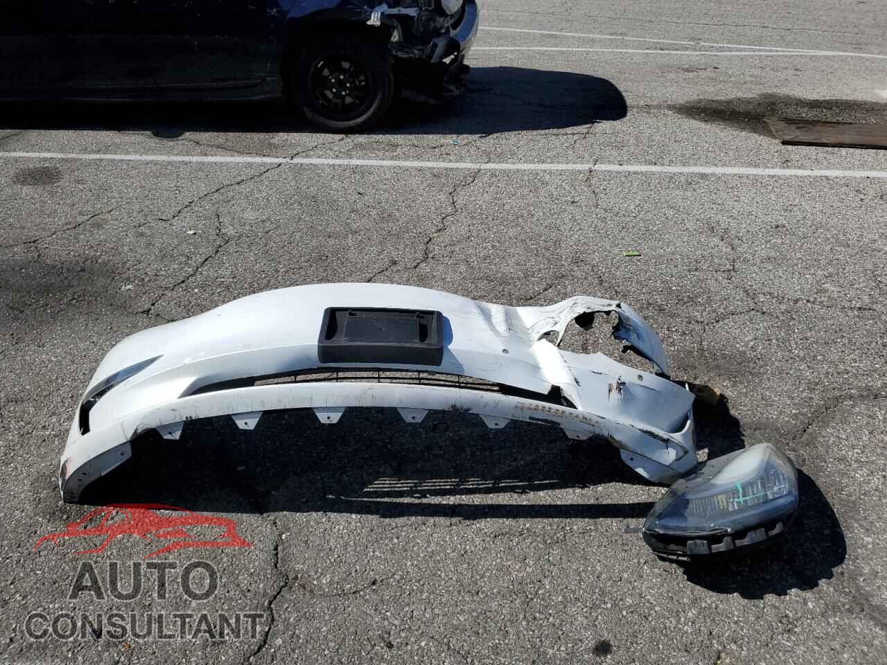 TESLA MODEL 3 2018 - 5YJ3E1EA4JF052997