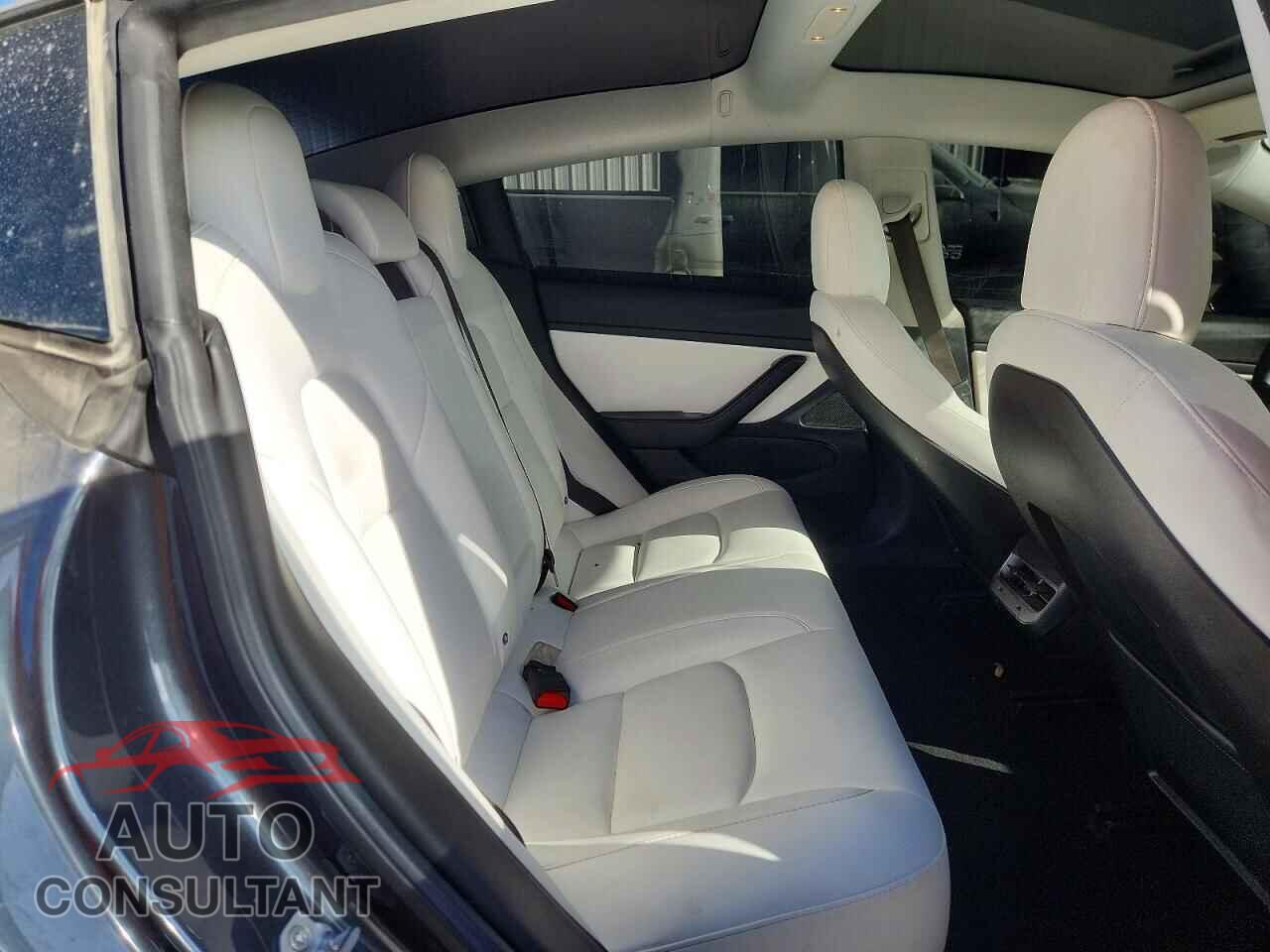 TESLA MODEL 3 2018 - 5YJ3E1EB8JF096140