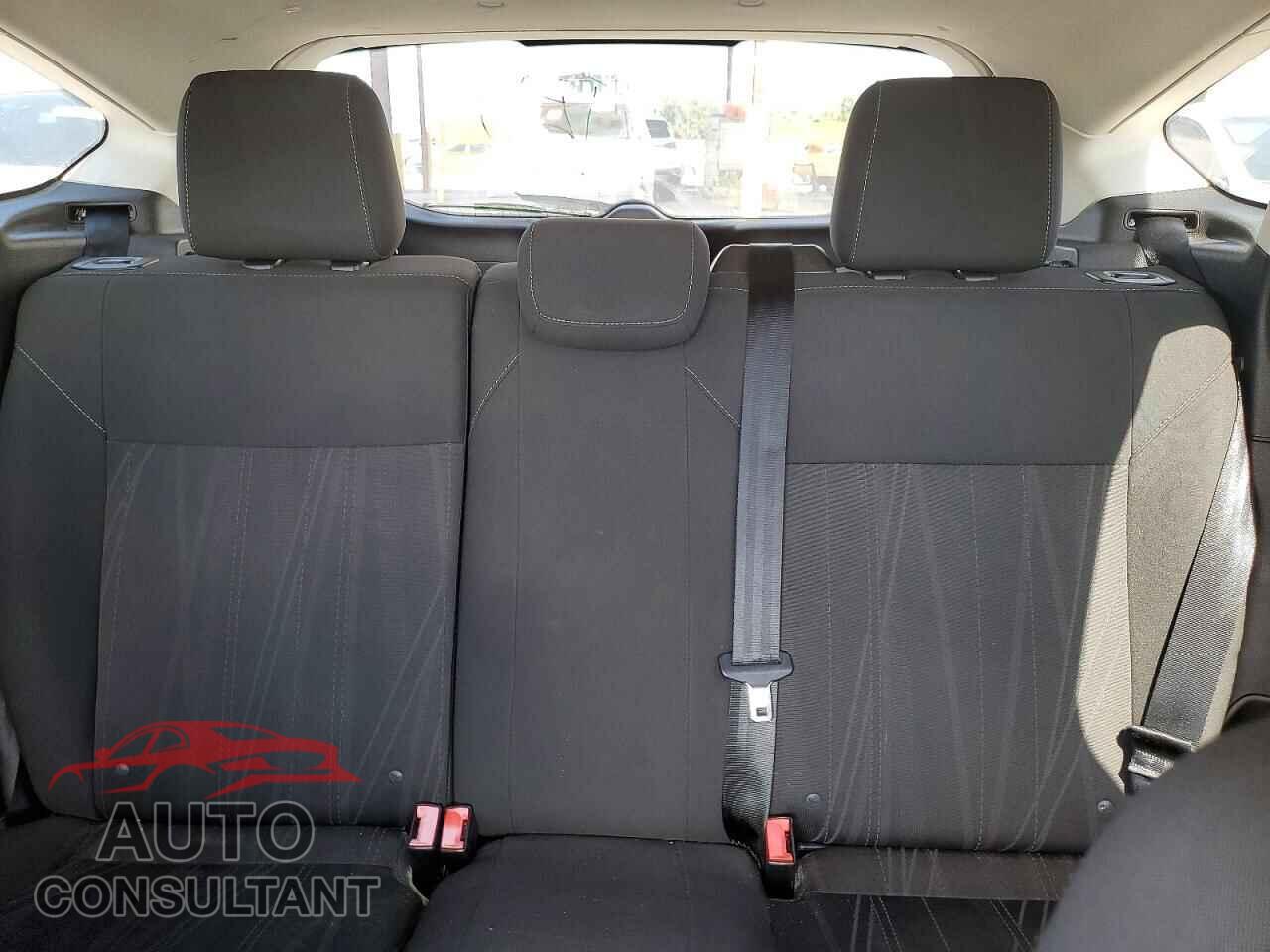 FORD FOCUS 2017 - 1FADP3M25HL269735