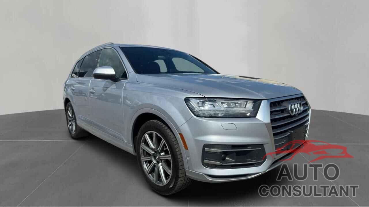 AUDI Q7 2019 - WA1LHAF75KD017740