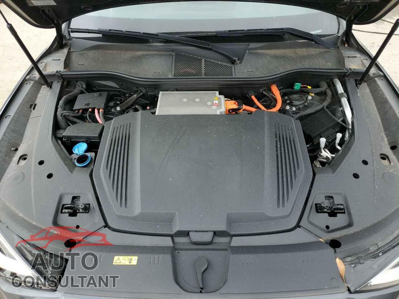 AUDI E-TRON 2019 - WA1LAAGE9KB013736
