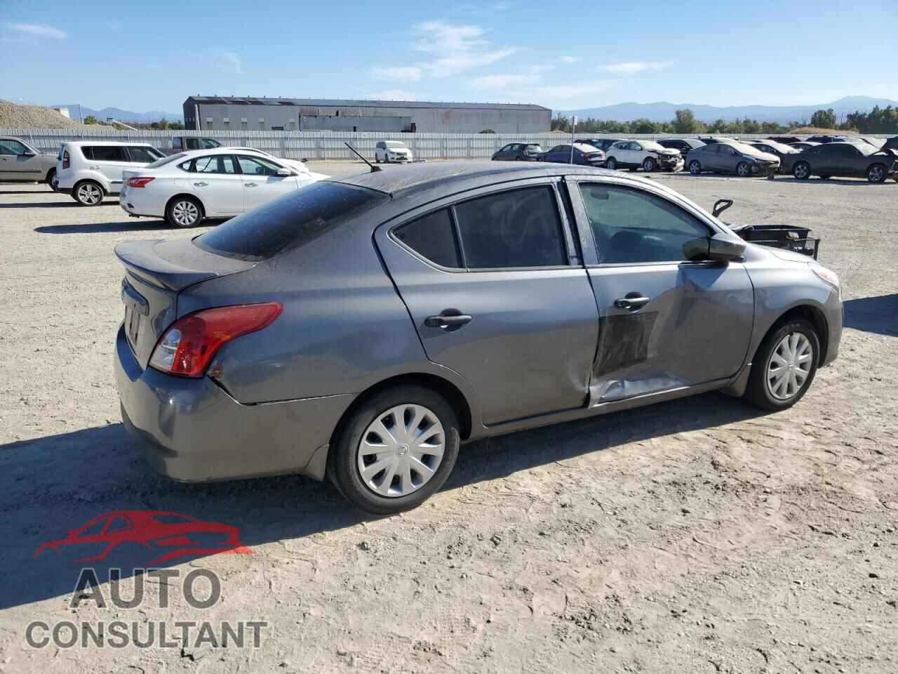 NISSAN VERSA 2017 - 3N1CN7APXHL821076