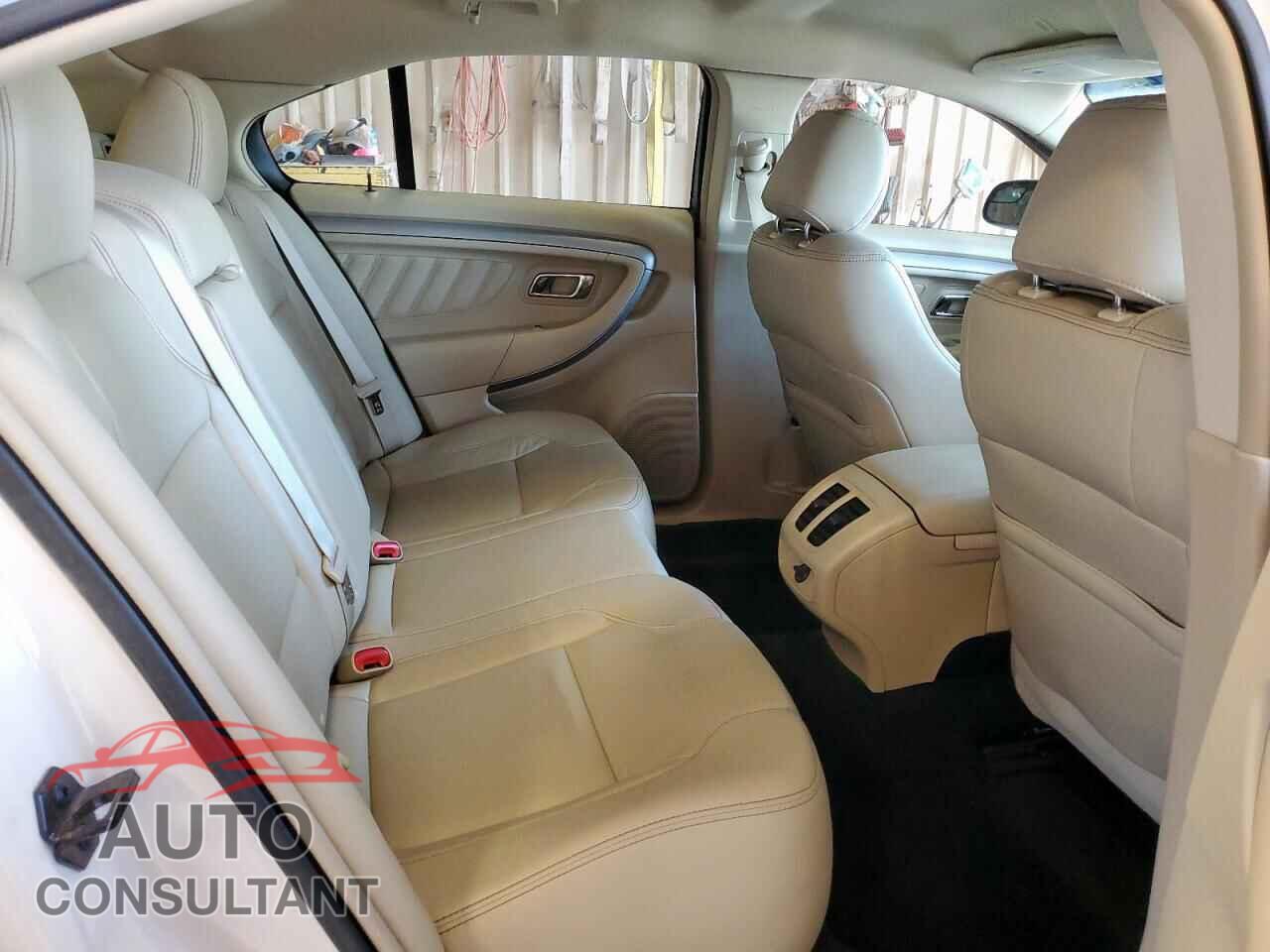 FORD TAURUS 2016 - 1FAHP2E81GG100351