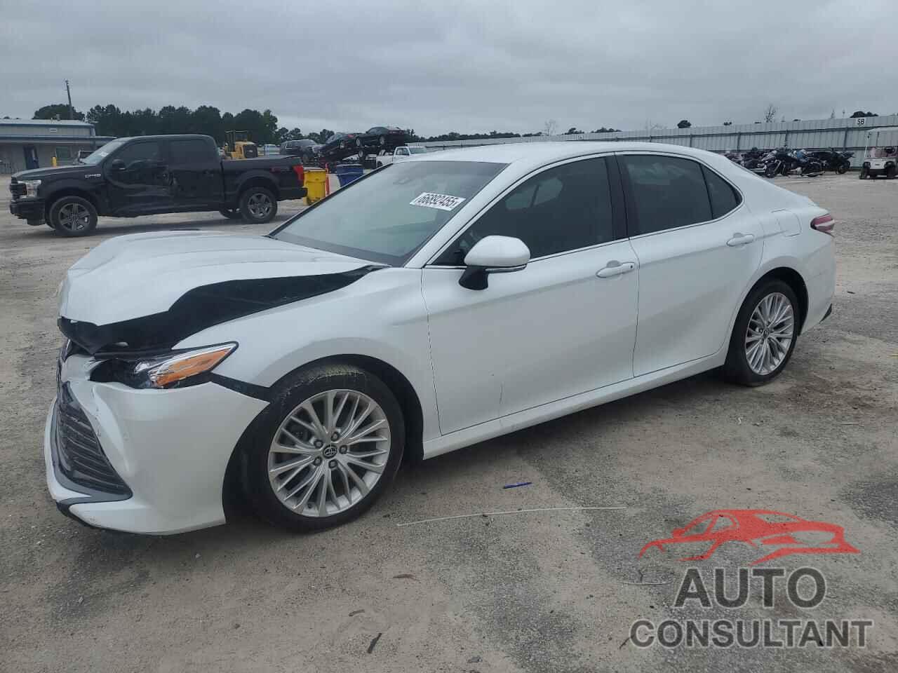 TOYOTA CAMRY 2018 - 4T1B11HK3JU066386