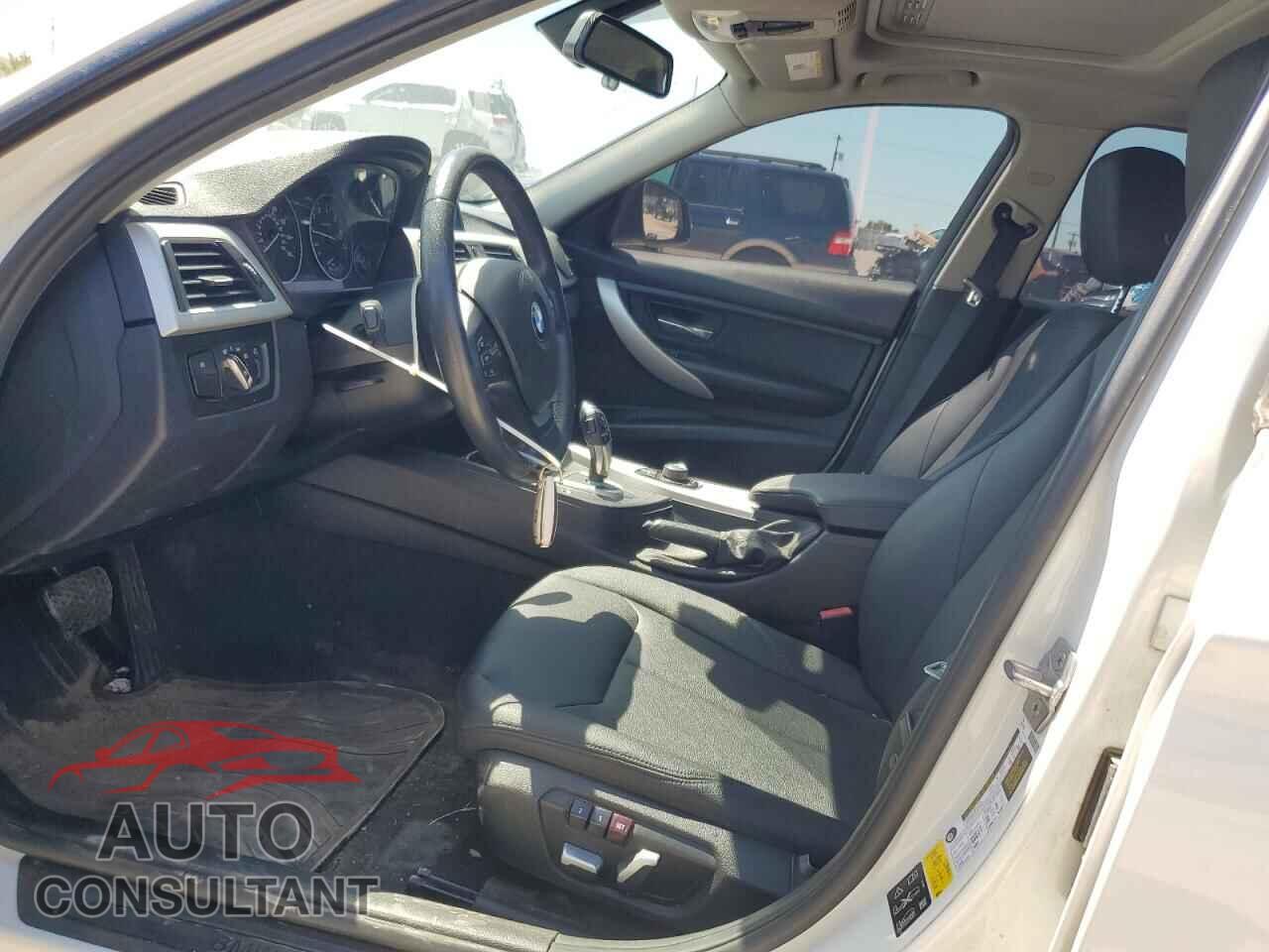 BMW 3 SERIES 2016 - WBA8E5G53GNU22129
