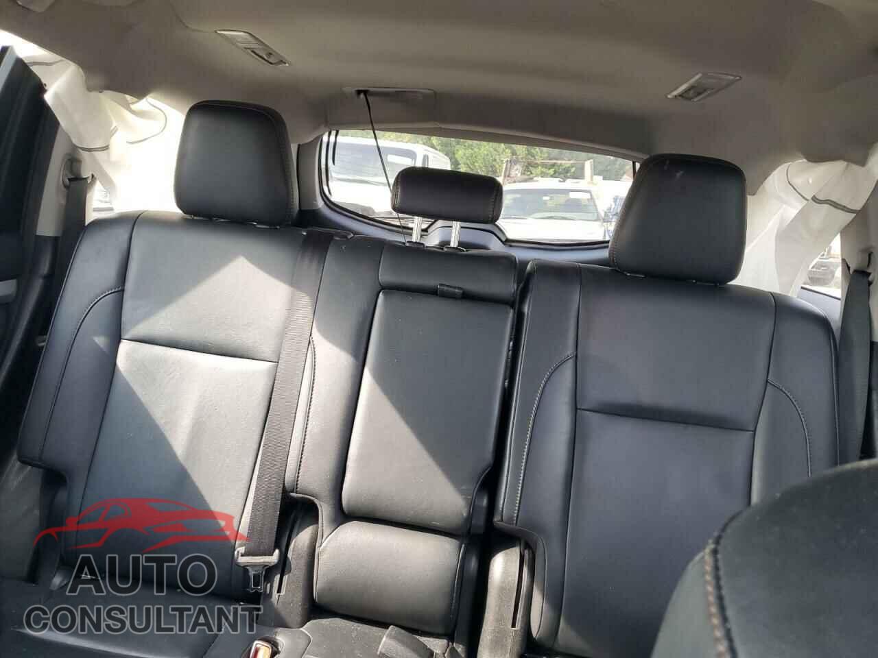 TOYOTA HIGHLANDER 2018 - 5TDJGRFH7JS040611