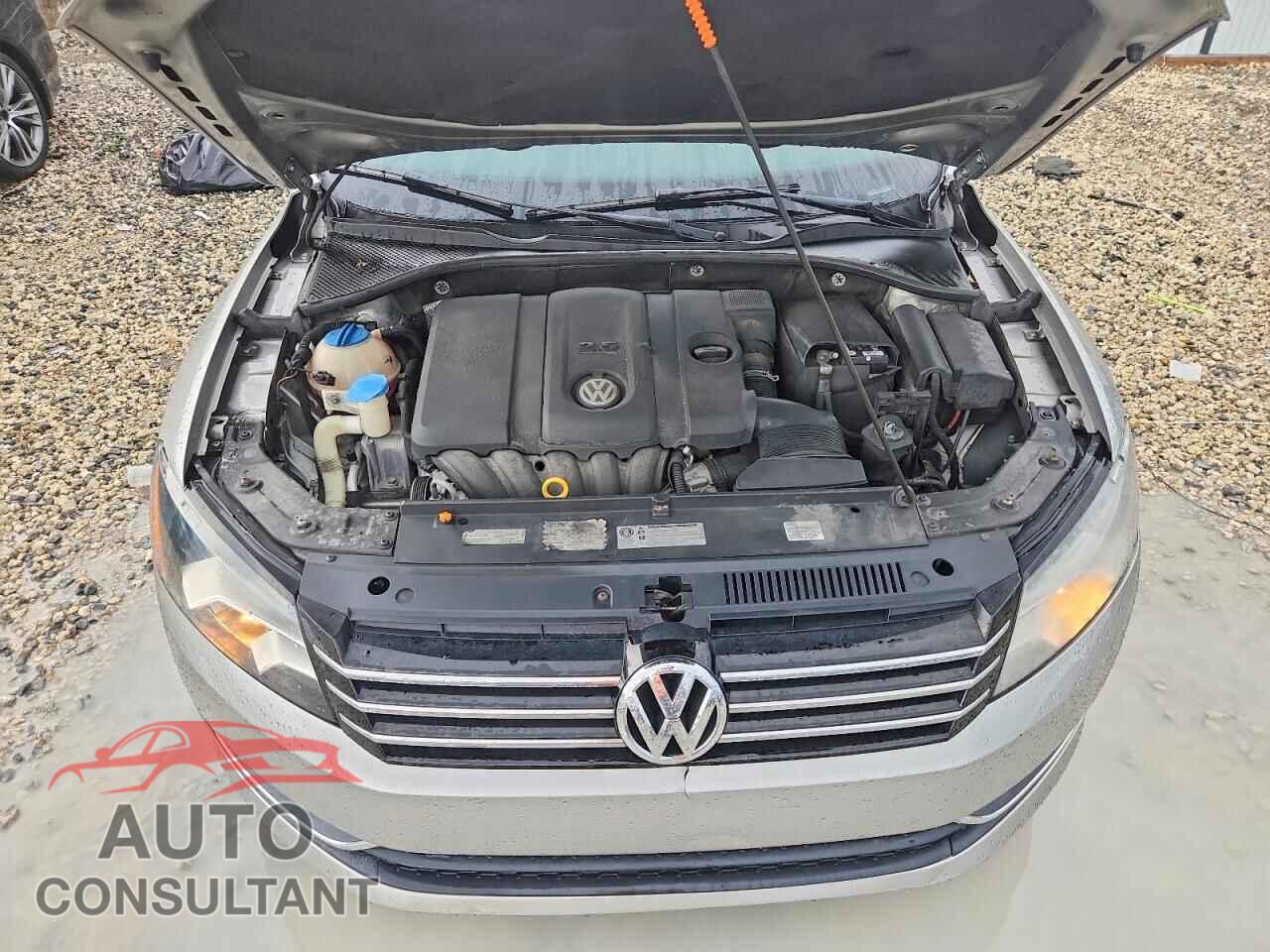 VOLKSWAGEN PASSAT 2012 - 1VWAP7A39CC008437