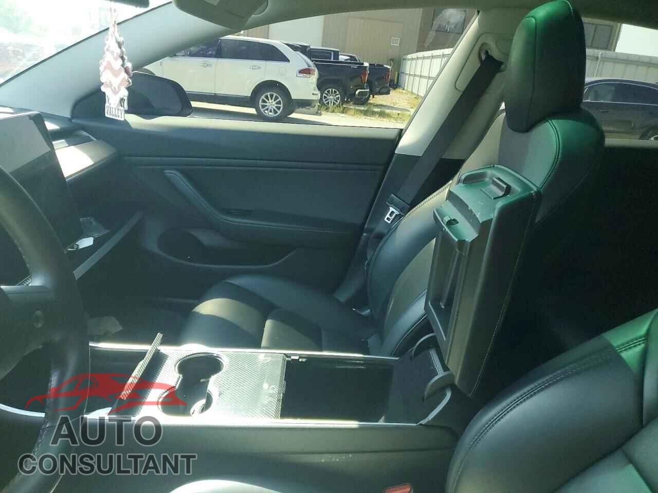 TESLA MODEL 3 2019 - 5YJ3E1EBXKF208566