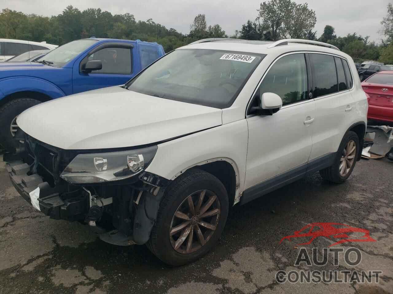 VOLKSWAGEN TIGUAN 2017 - WVGSV7AX5HK019363