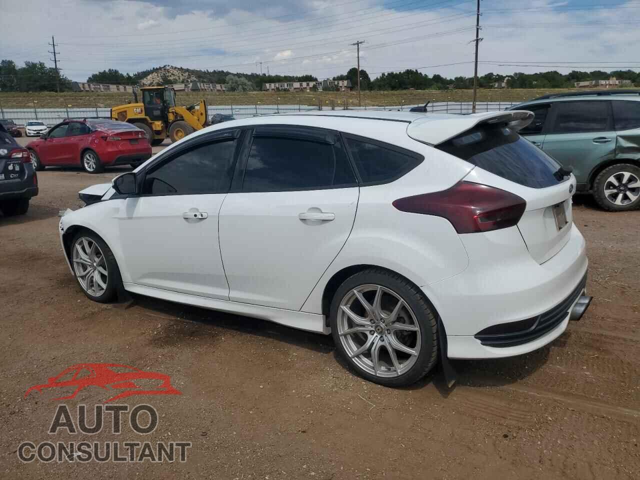 FORD FOCUS 2017 - 1FADP3L90HL245311