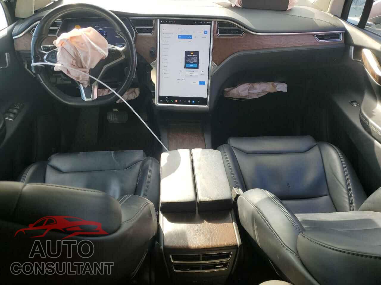 TESLA MODEL X 2017 - 5YJXCAE24HF075223