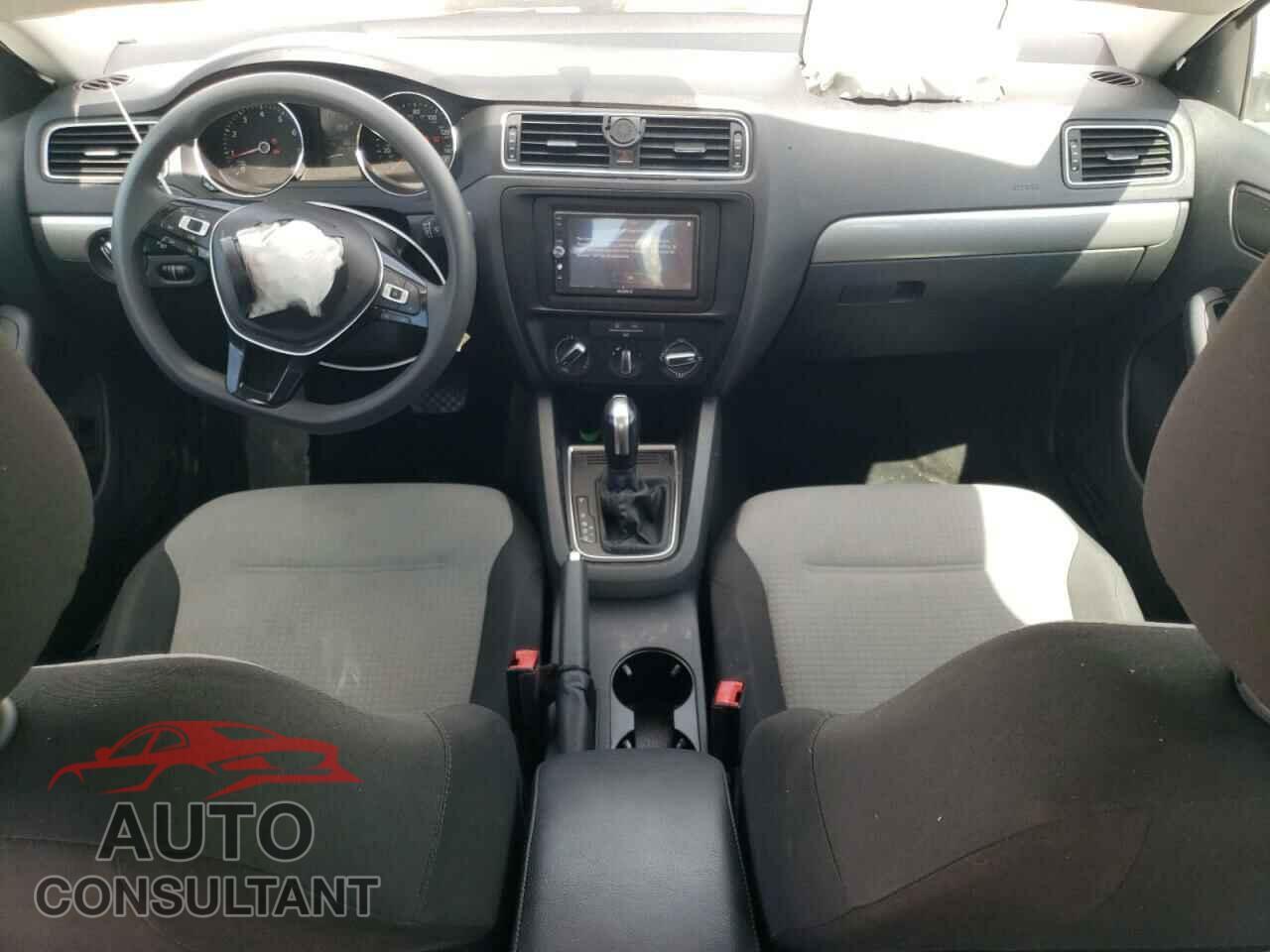 VOLKSWAGEN JETTA 2017 - 3VW2B7AJ0HM350981