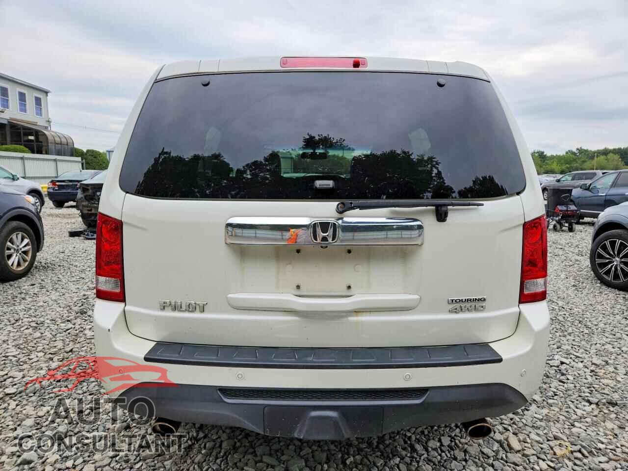 HONDA PILOT 2015 - 5FNYF4H97FB048956