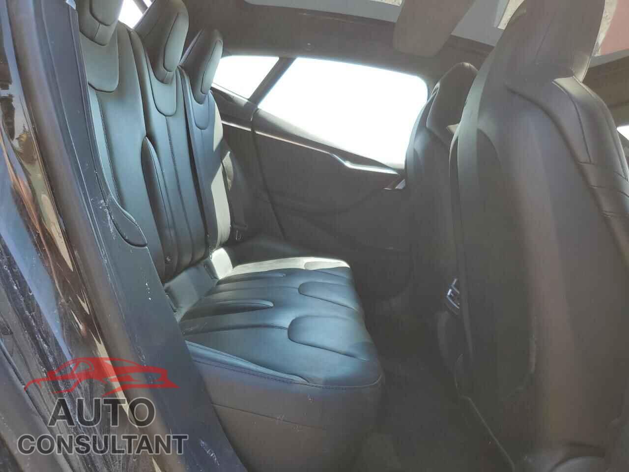 TESLA MODEL S 2015 - 5YJSA1E45FF115274