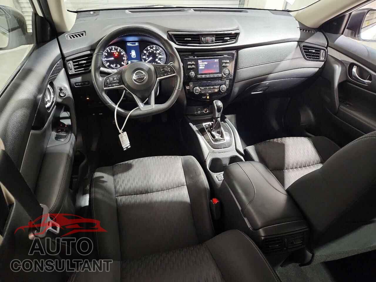 NISSAN ROGUE 2017 - KNMAT2MV2HP545956