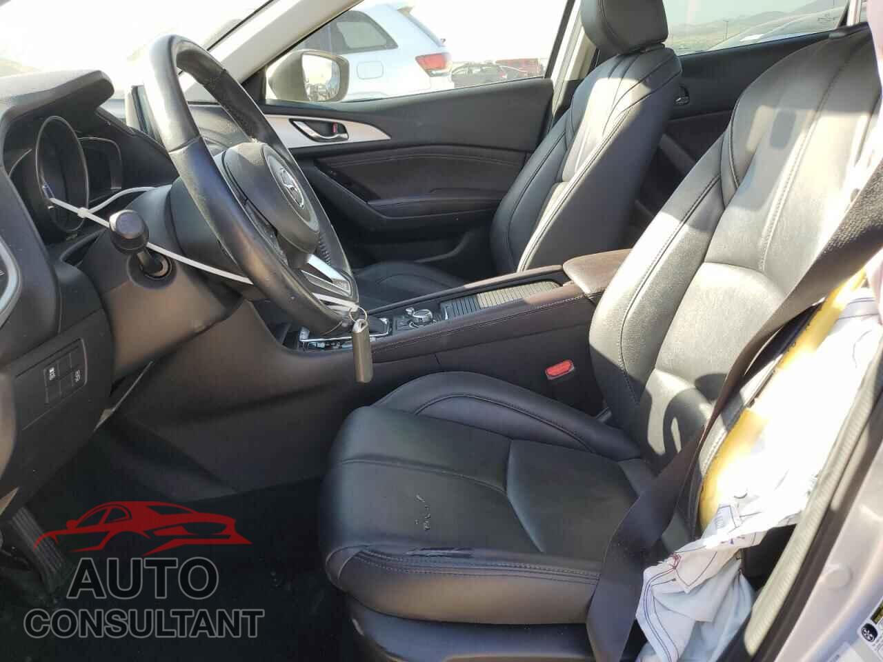 MAZDA 3 2017 - JM1BN1V71H1117596