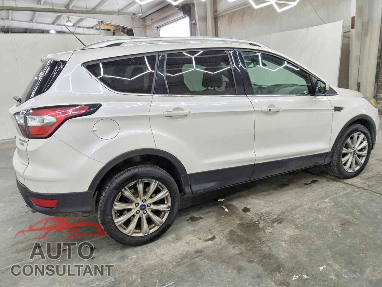 FORD ESCAPE 2017 - 1FMCU9J90HUE72590