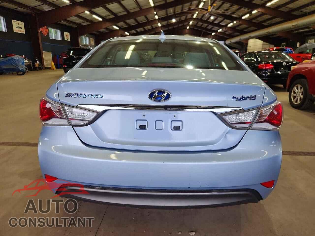 HYUNDAI SONATA 2013 - KMHEC4A49DA065902
