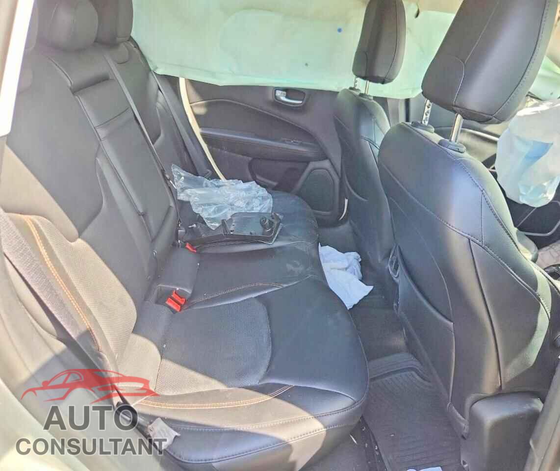 JEEP COMPASS 2017 - 3C4NJDCB7HT656685