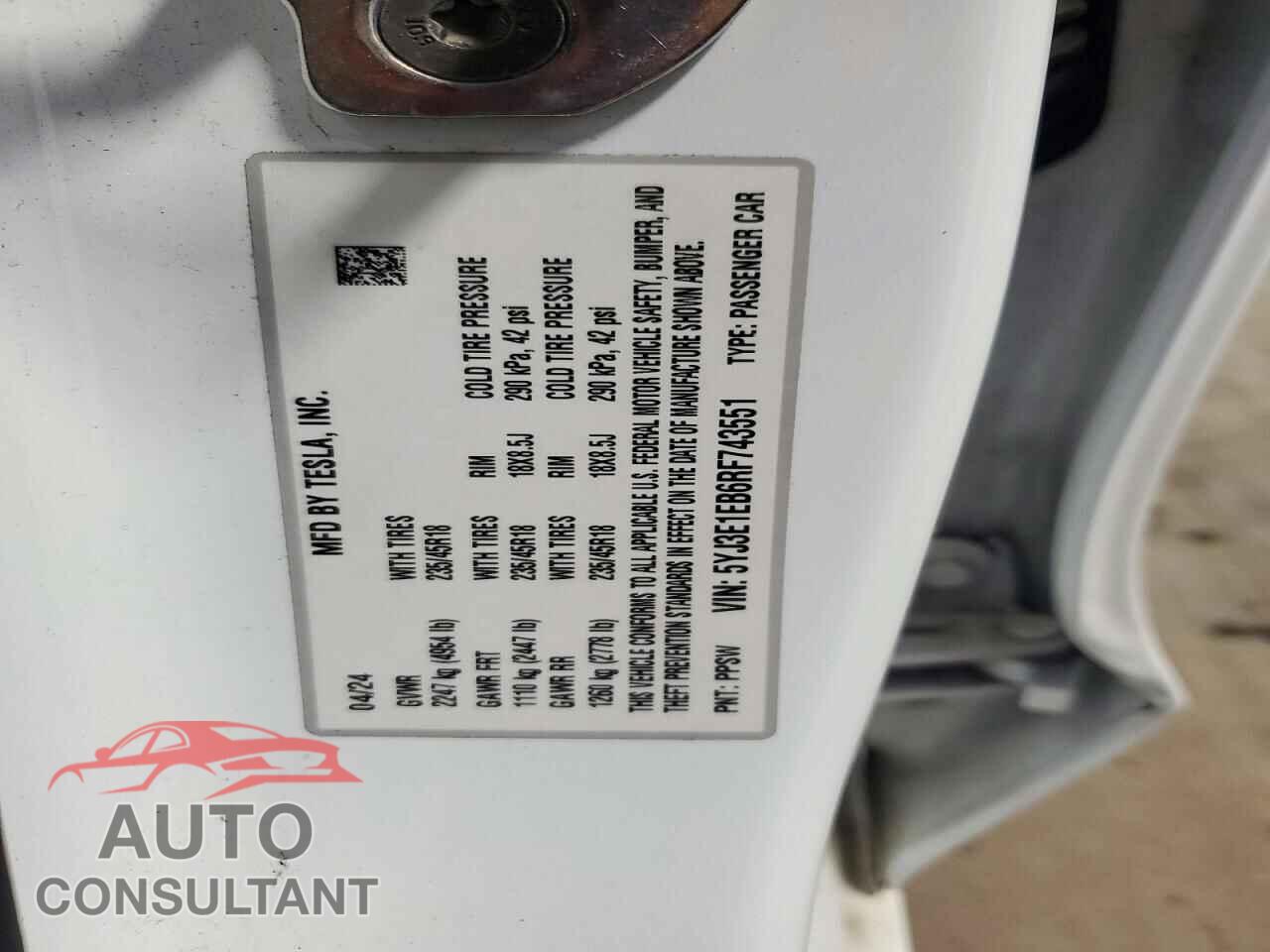 TESLA MODEL 3 2024 - 5YJ3E1EB6RF743551