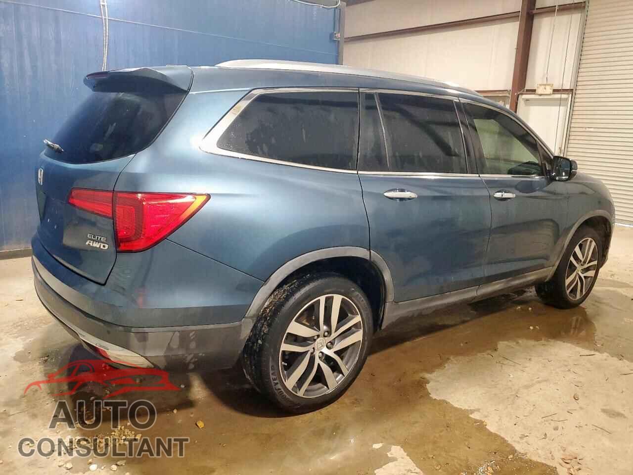 HONDA PILOT 2017 - 5FNYF6H05HB015762