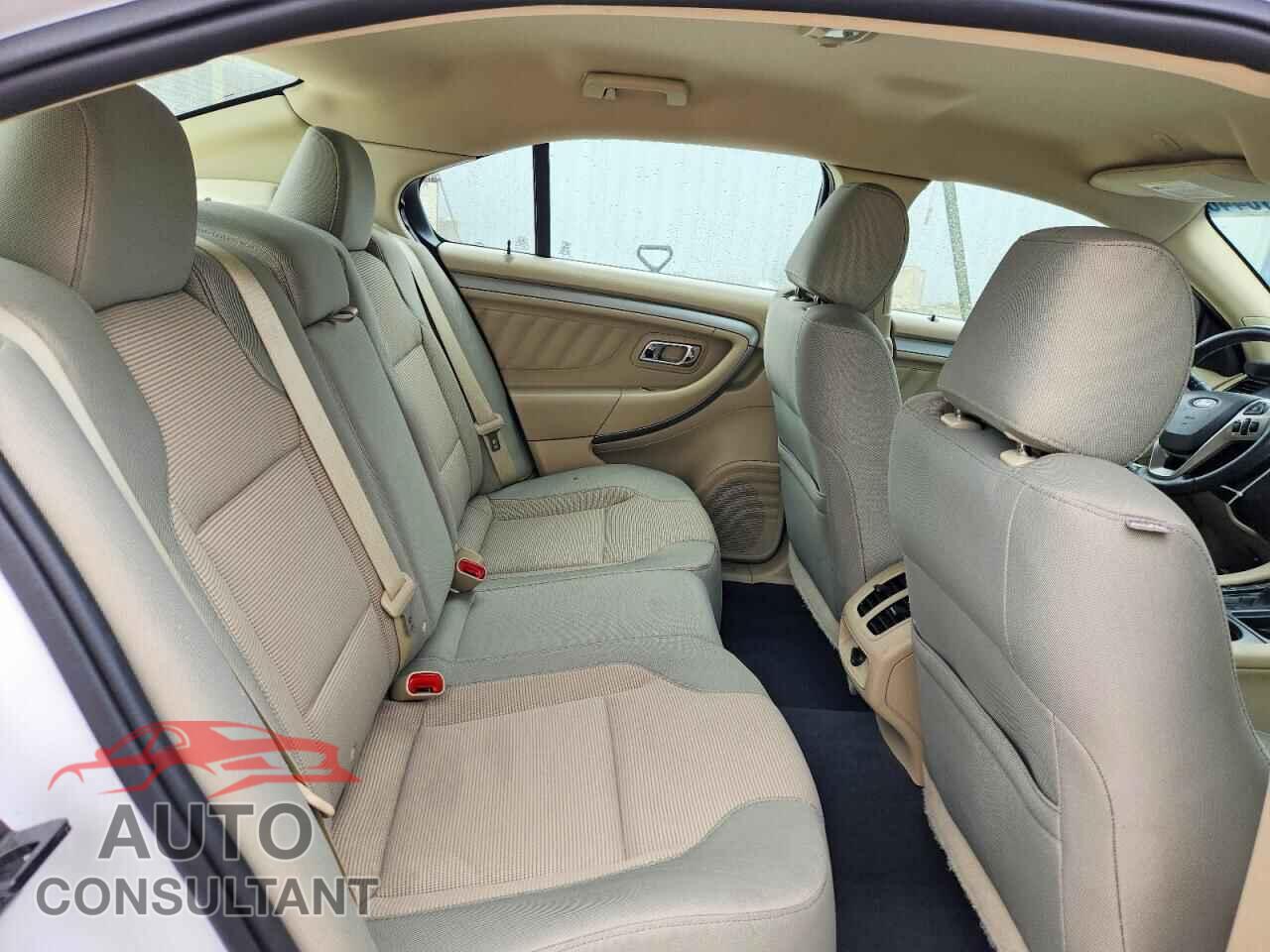 FORD TAURUS 2019 - 1FAHP2E85KG109062