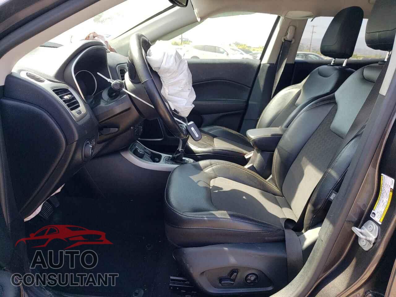 JEEP COMPASS 2018 - 3C4NJDBB0JT362004