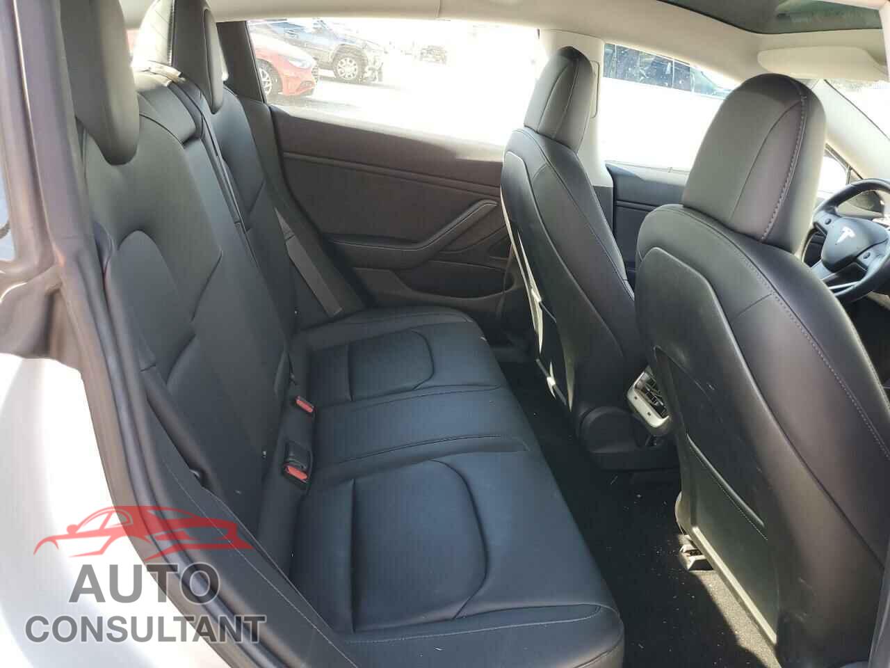 TESLA MODEL 3 2018 - 5YJ3E1EA7JF012123