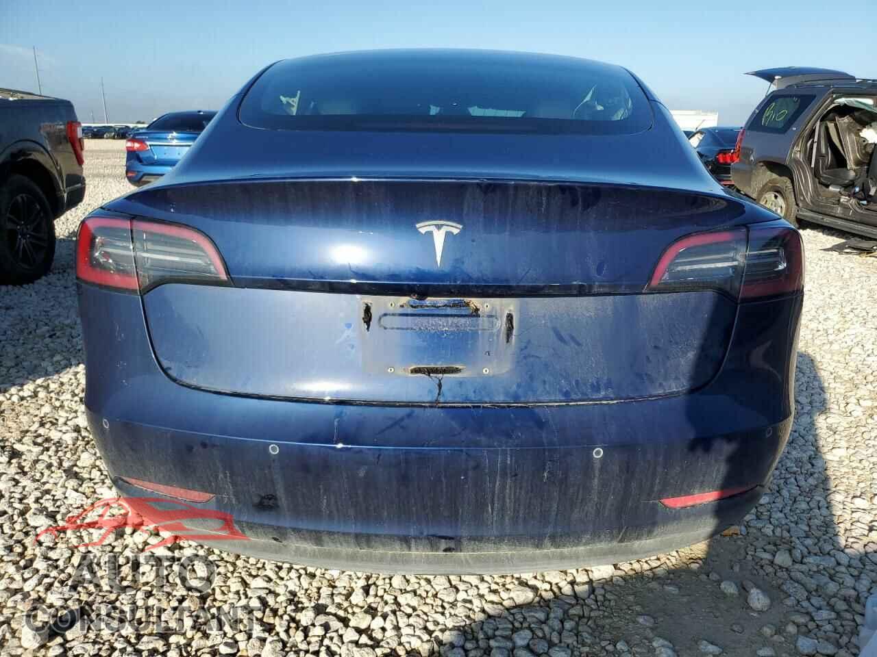 TESLA MODEL 3 2018 - 5YJ3E1EB2JF105057