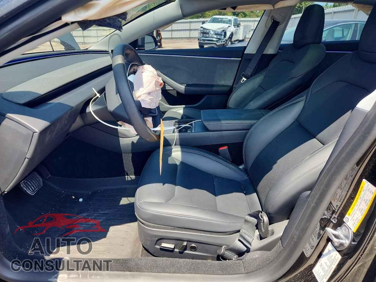 TESLA MODEL 3 2025 - 5YJ3E1EA3SF042138