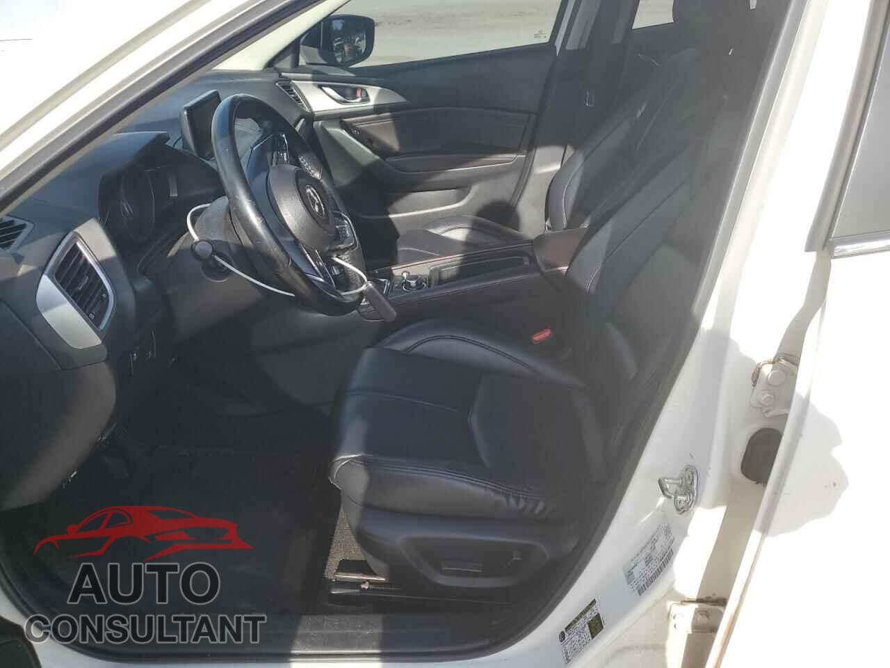 MAZDA 3 2017 - 3MZBN1V77HM132166