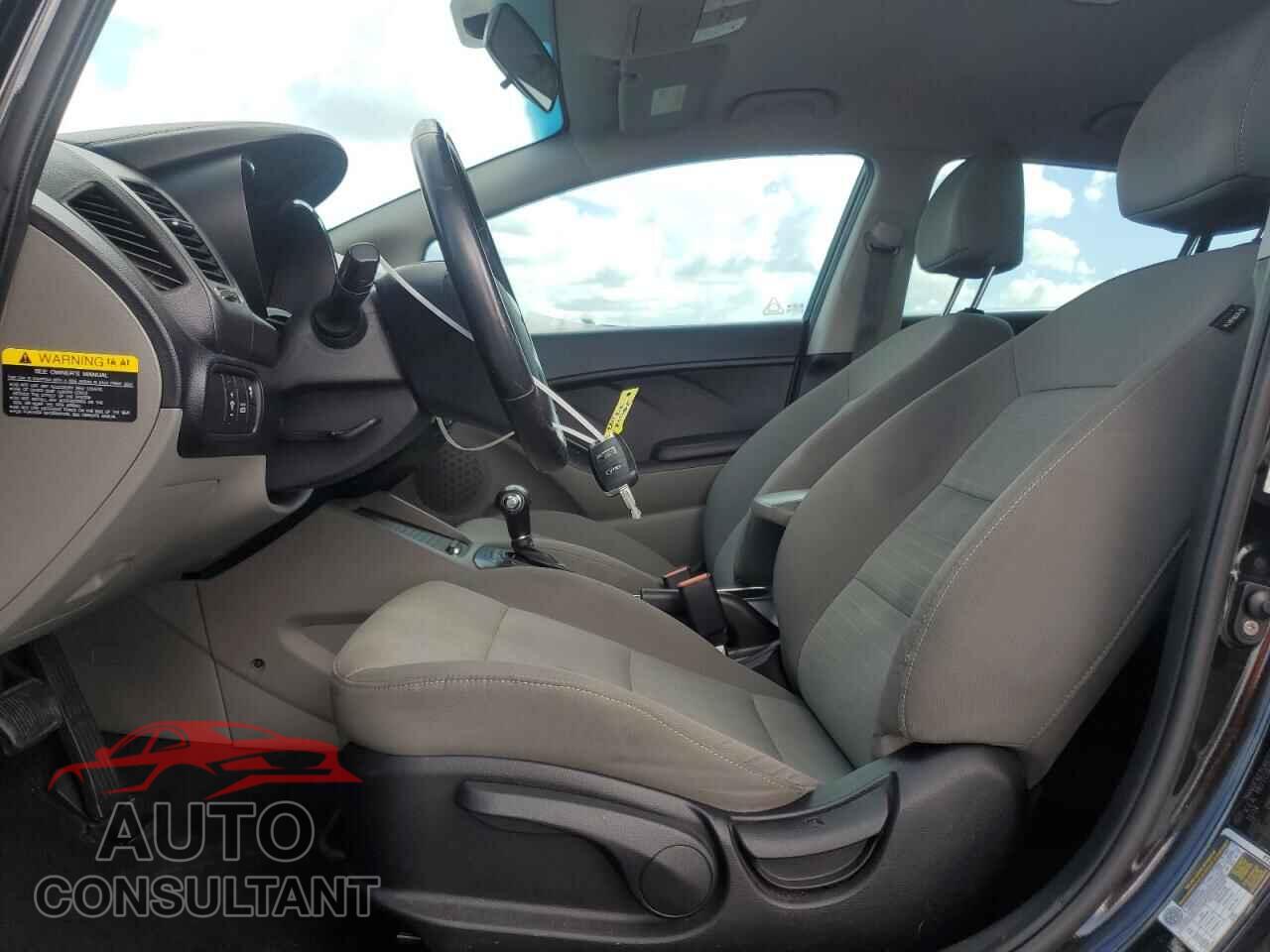 KIA FORTE 2015 - KNAFX5A84F5375499