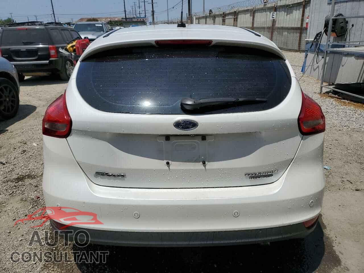 FORD FOCUS 2015 - 1FADP3N23FL375368