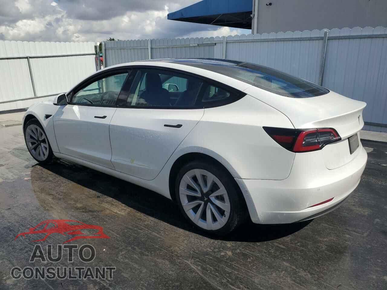 TESLA MODEL 3 2022 - 5YJ3E1EA4NF285977
