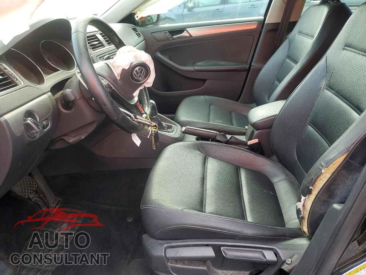 VOLKSWAGEN JETTA 2017 - 3VWDB7AJ8HM306641