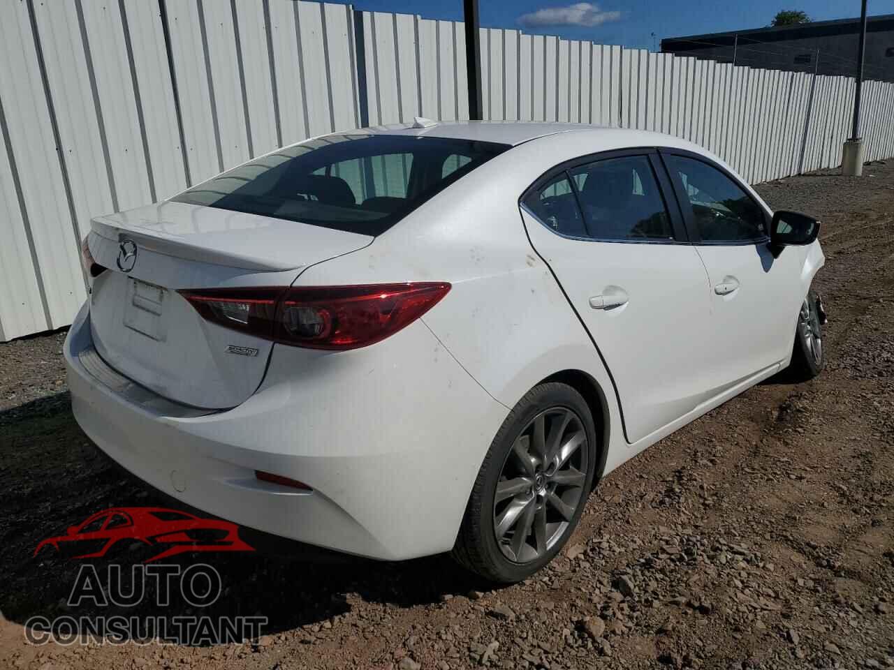 MAZDA 3 2018 - 3MZBN1V30JM199825
