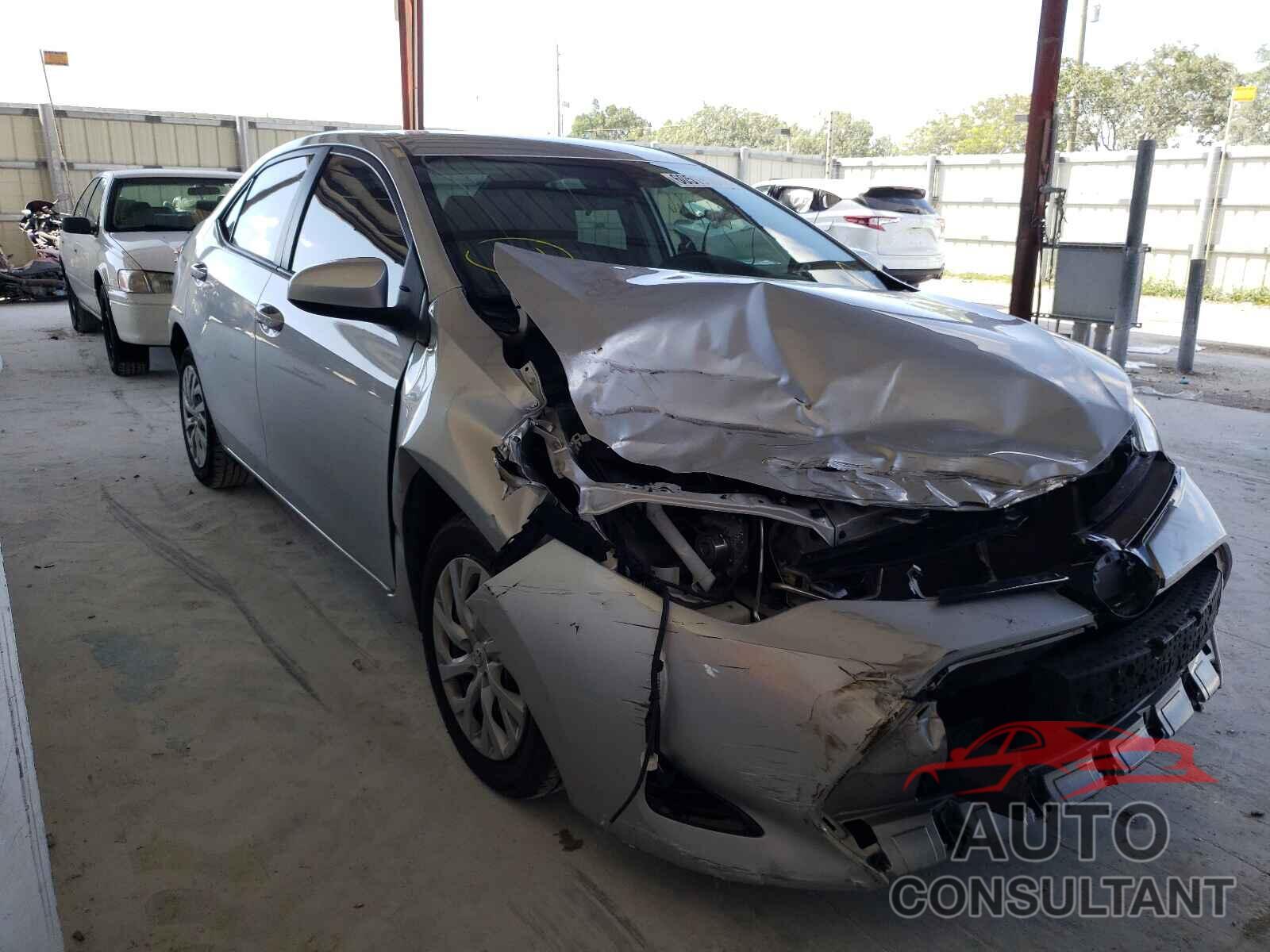 TOYOTA COROLLA 2018 - 5YFBURHE3JP779127