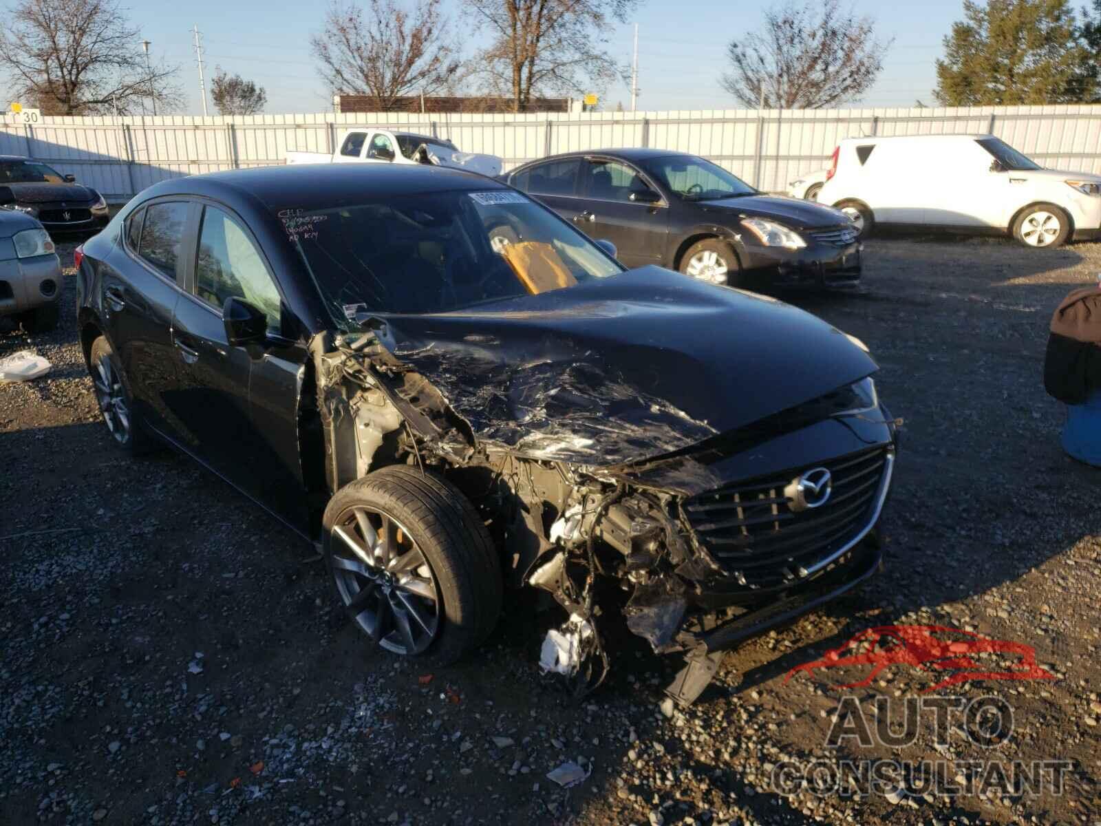 MAZDA 3 2018 - 3MZBN1V39JM167911