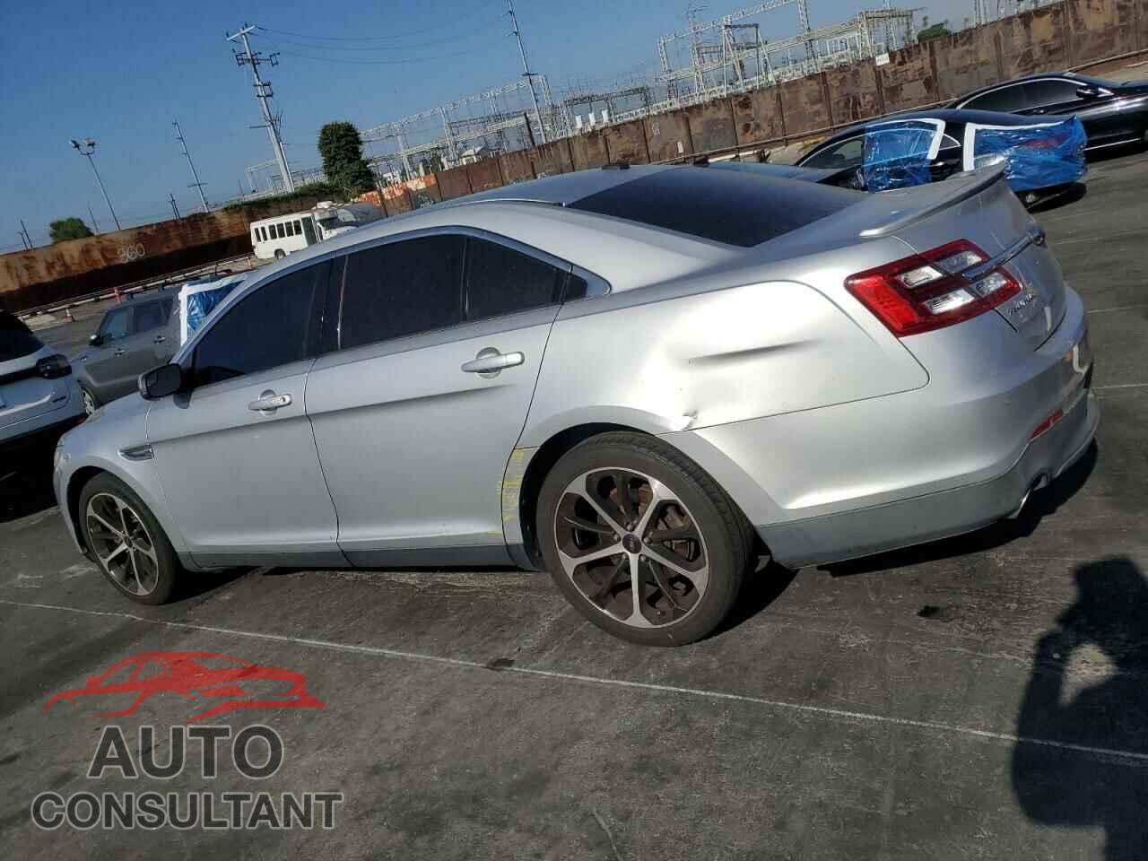 FORD TAURUS 2015 - 1FAHP2E88FG148699