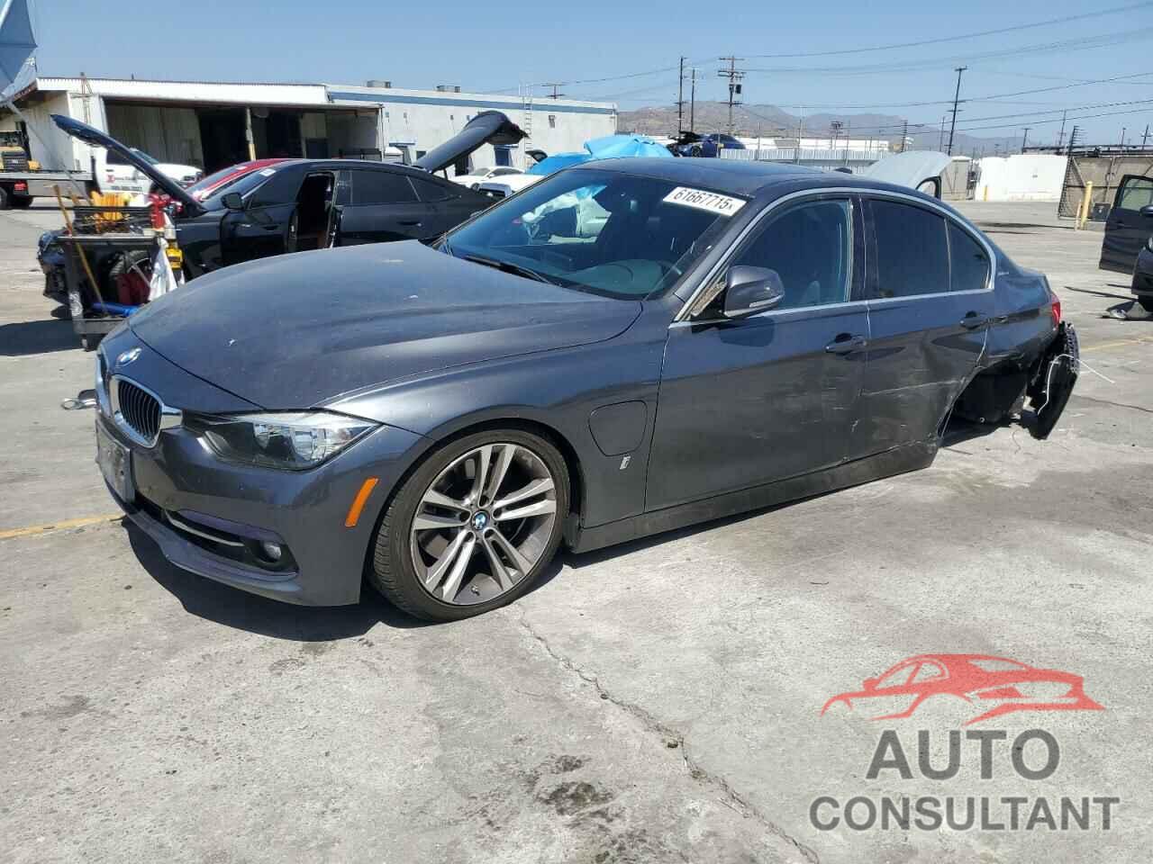 BMW 3 SERIES 2017 - WBA8E1C52HK480007