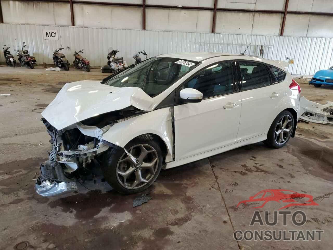 FORD FOCUS 2018 - 1FADP3L93JL217346