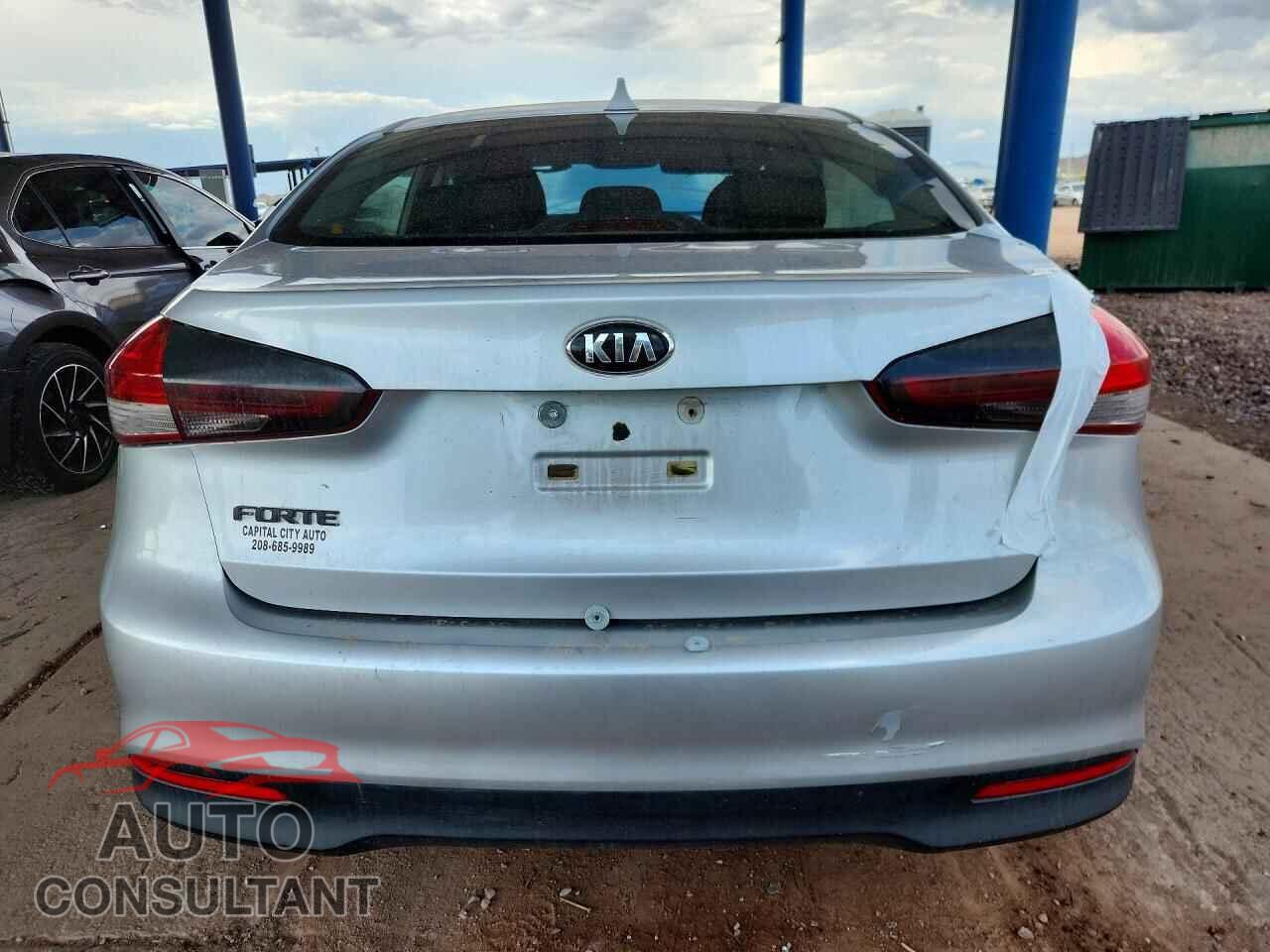 KIA FORTE 2017 - 3KPFK4A74HE027597