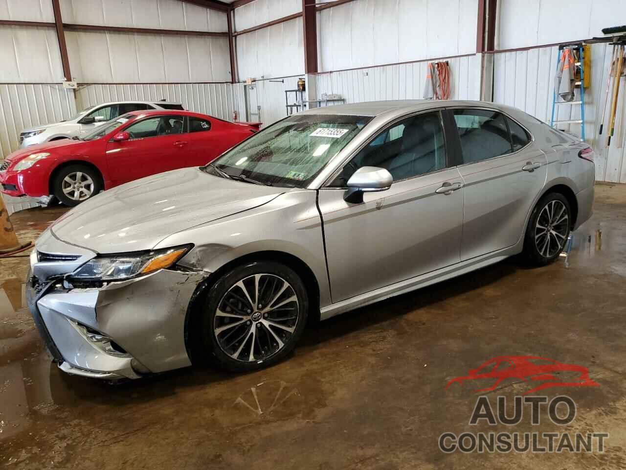 TOYOTA CAMRY 2018 - 4T1B11HK8JU022397