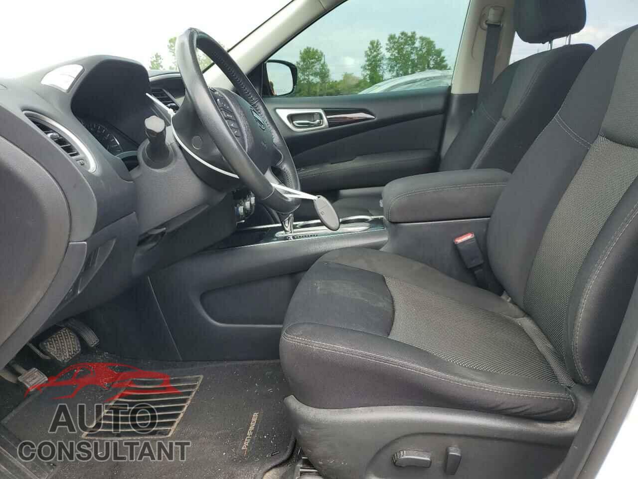 NISSAN PATHFINDER 2017 - 5N1DR2MN6HC644052